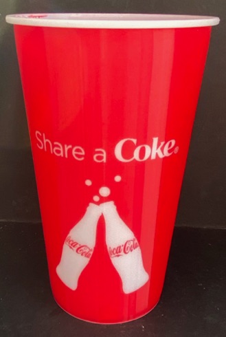 58266-3 coca cola plastic drinkbeker.jpeg